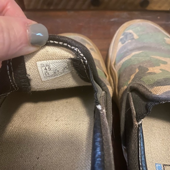 Custom Vans - Picture 5 of 6